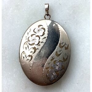 Vintage 14K Yellow Gold Filled Floral Engraved Oval Photo Locket Pendant